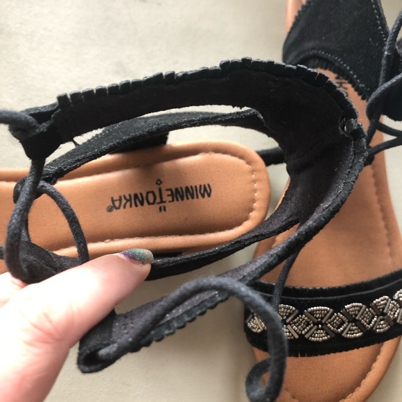 Minnetonka sandals black silver 8M NWT - Picture 3 of 5